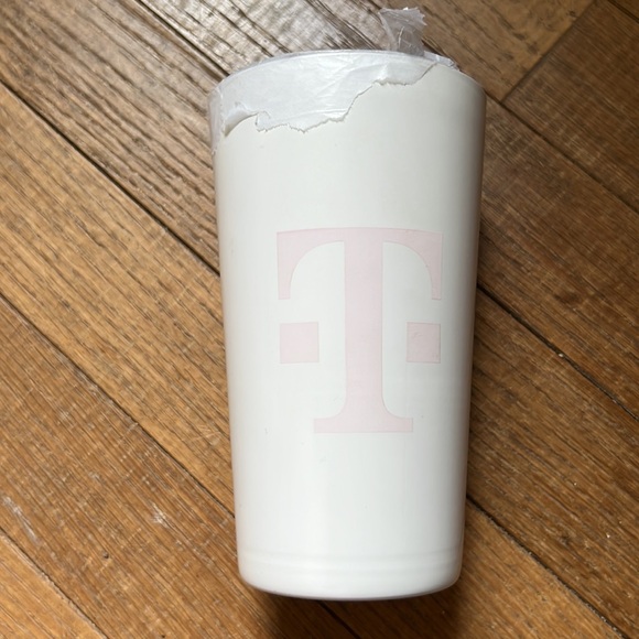 Brand New color changing T-Mobile Aluminum Tumbler, 2024 reusable - Picture 8 of 16